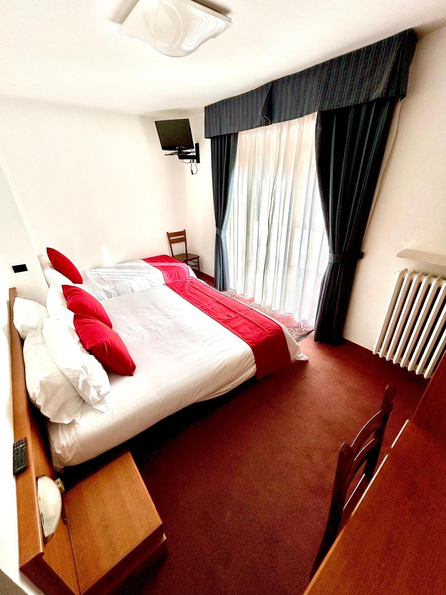 Hotel La Nigritella Бардонеккия Экстерьер фото